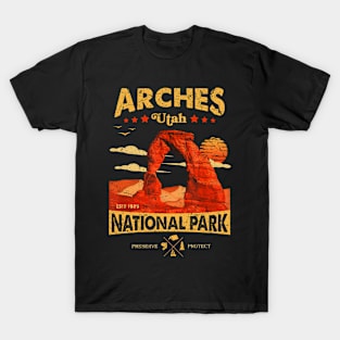 Arches utah national park vintage T-Shirt